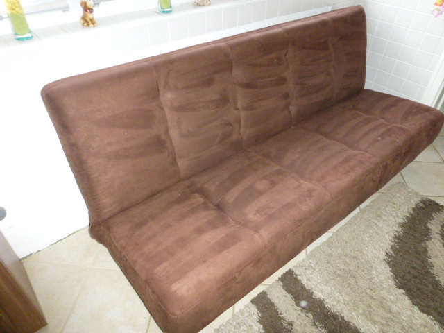 Braunes Sofa, mit Schlafsofa-Funktion